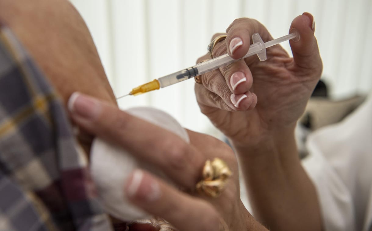 Megszereztük a levelet, amit az idősek oltásának részleteiről kaptak a háziorvosok