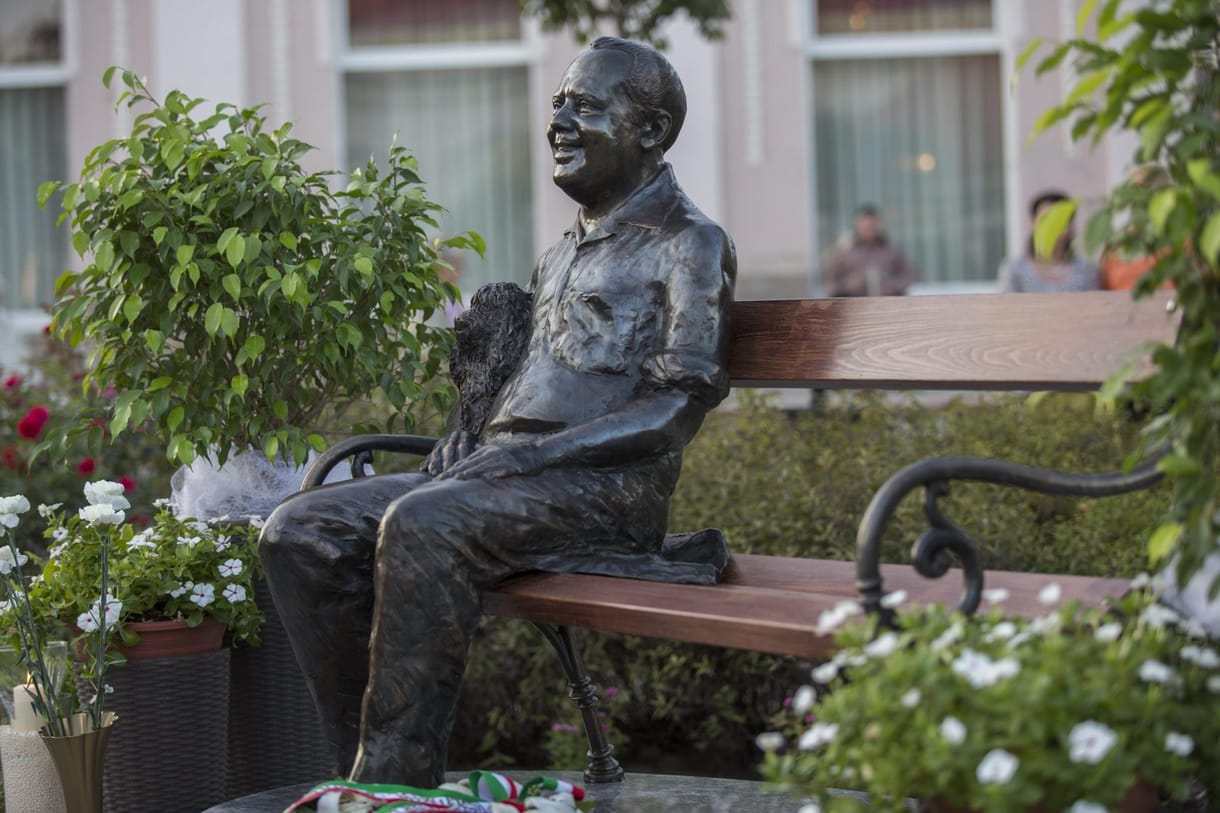Fotók: Felavatták Kállai Ferenc szobrát