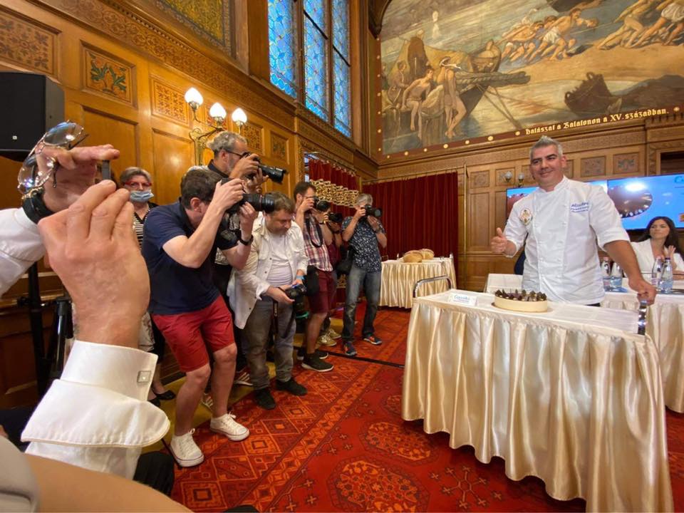 Mandulás lett az idei év tortája – kihirdették a győztest