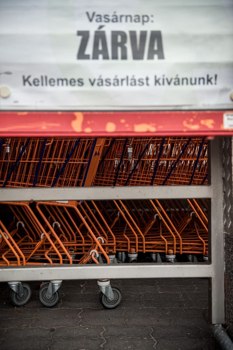 Közel ezerötszáz áldozata van a vasárnapi boltzárnak