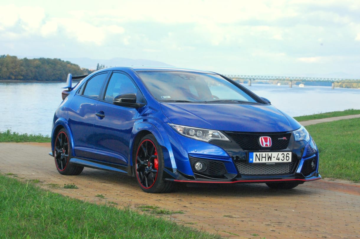 Honda Civic Type R-teszt: szoknyás szárnyas szörnyeteg