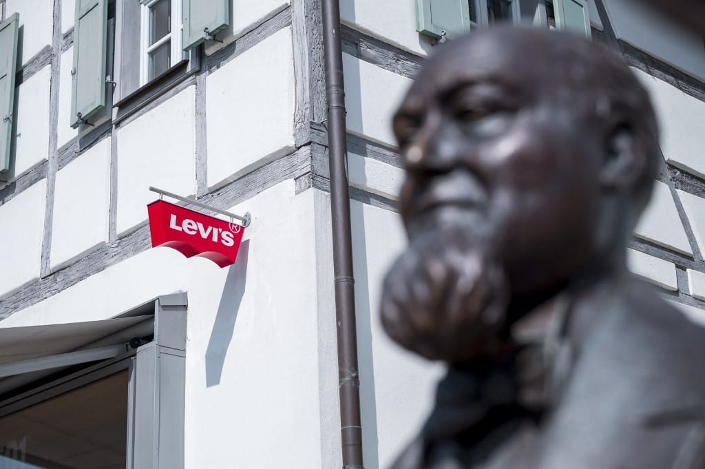 Az egyetemes gatya és az atyja – elmondjuk a farmernadrág-feltaláló Levi Strauss történetét
