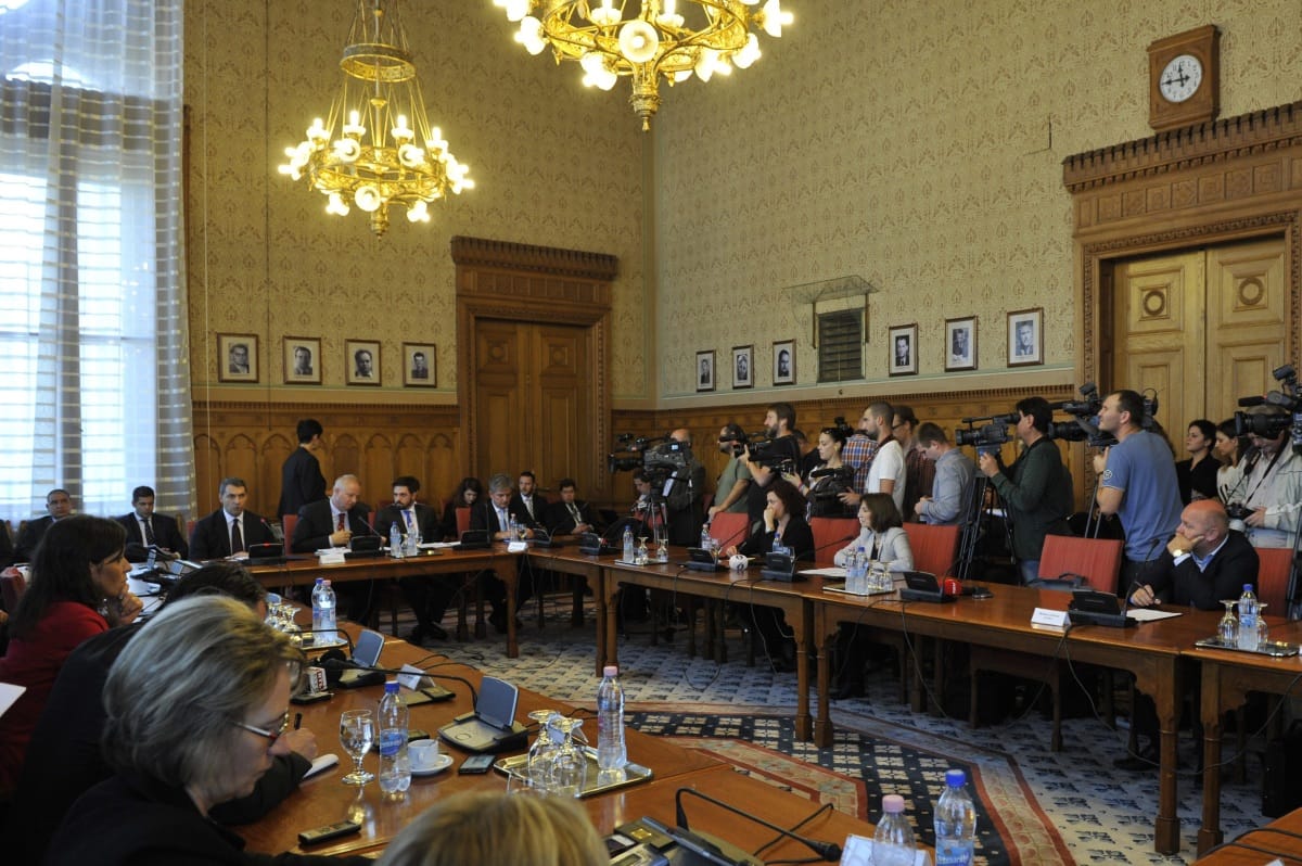 Lázár beszél Orbánnal, hogy kérdezze meg a NAV elnökét