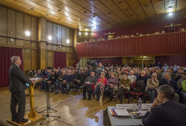 Lázárnak és Fazekasnak az arcára fagyott a mosoly