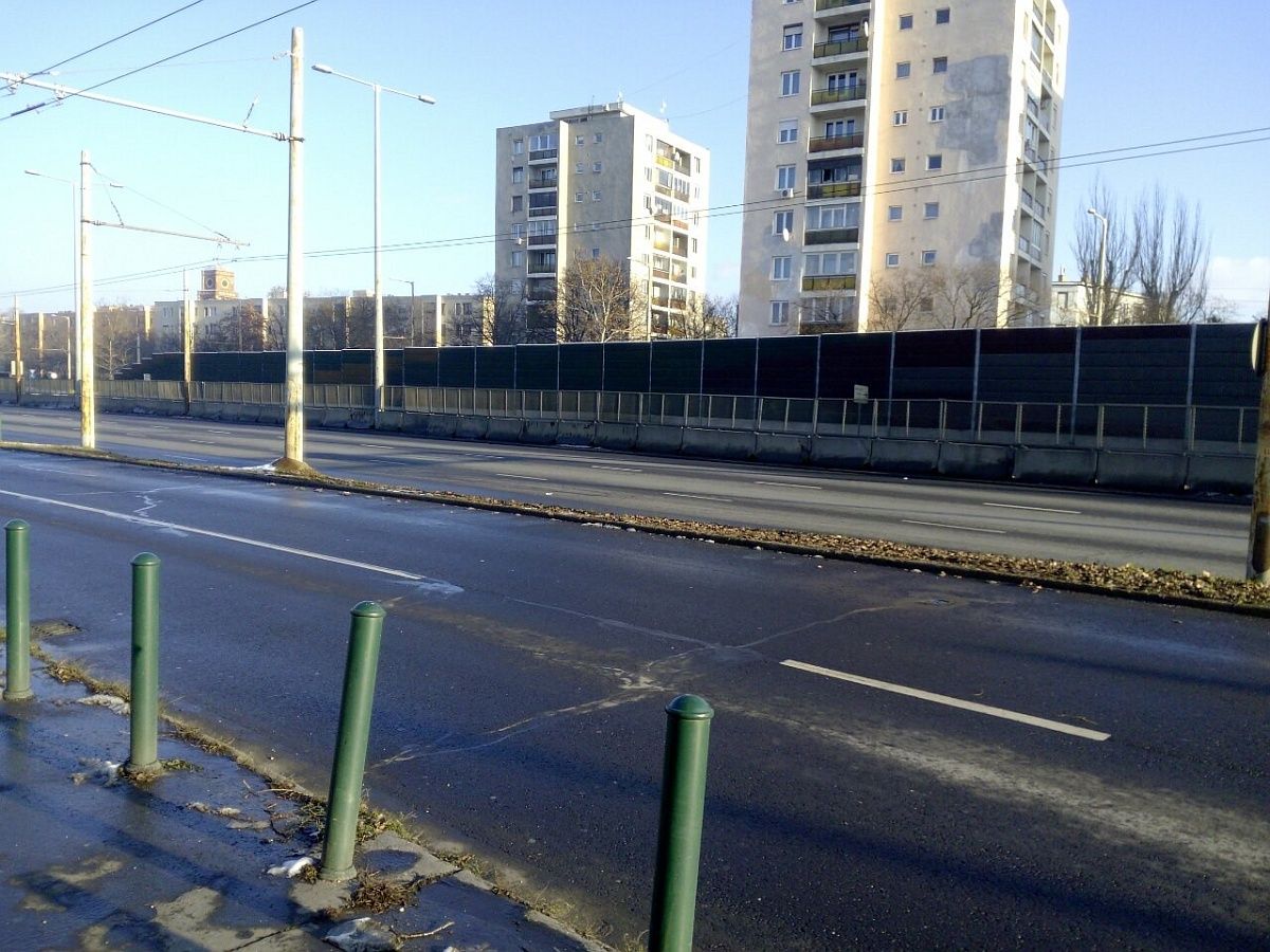 Fotó: Holdbéli tájhoz hasonlít az M3-as bevezetője