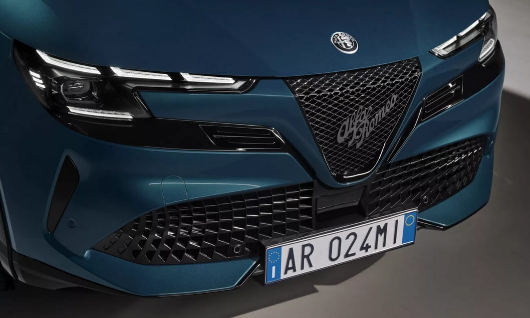 „Egy Milano nevű autót nem lehet Lengyelországban gyártani” – politikai kérdés lett az új Alfa Romeo