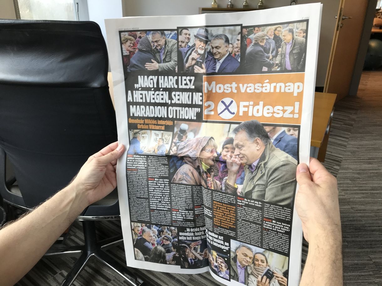 Elképesztően kemény kérdésekkel rogyasztja meg Orbánt a Ripost 
