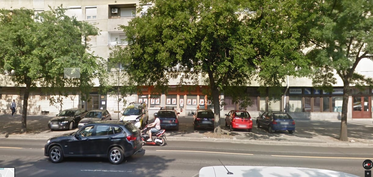 Nagy betűkkel ráírta a véleményét valaki egy XIII. kerületi Fidesz-irodára