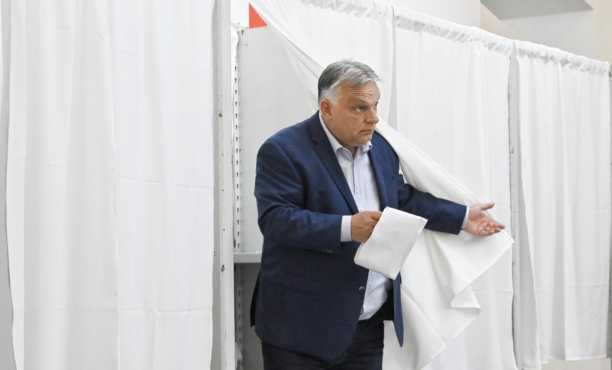 Orbán Viktor szavaz