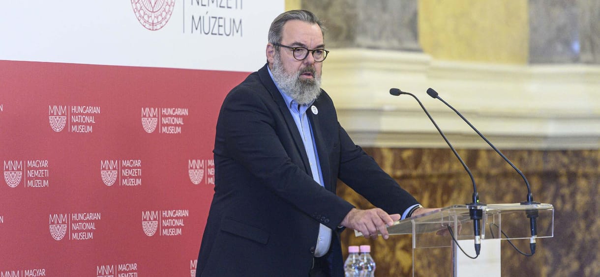 Álprüdériának nevezte L. Simon az akadémiai székfoglalójában a Word Press-fotók kitiltását