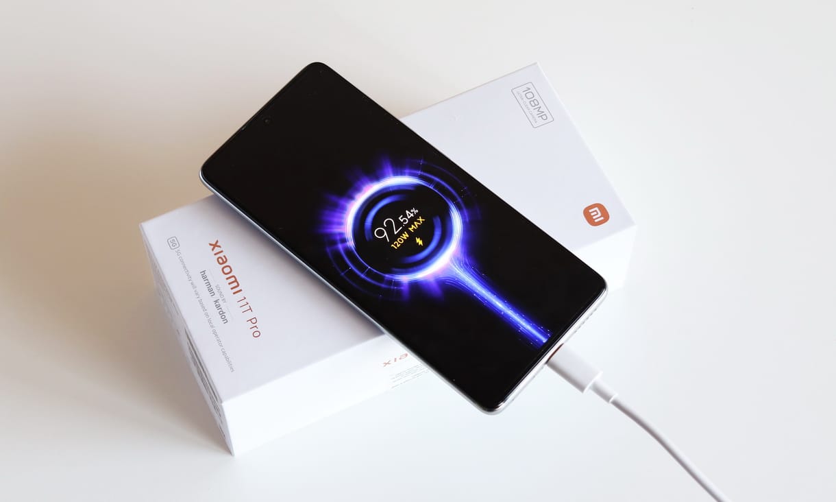 Tényleg 17 perc alatt feltölthető 0%-ról 100%-ra a Xiaomi új mobilja? Teszteltük a 11T Prót