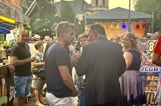 Összecsapott Magyar Péter és a fideszes Pócs János - videó