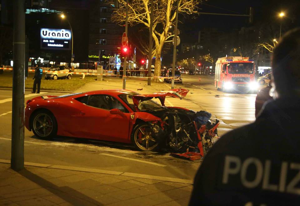 Itt az első lezúzott Ferrari 458 Speciale – fotók