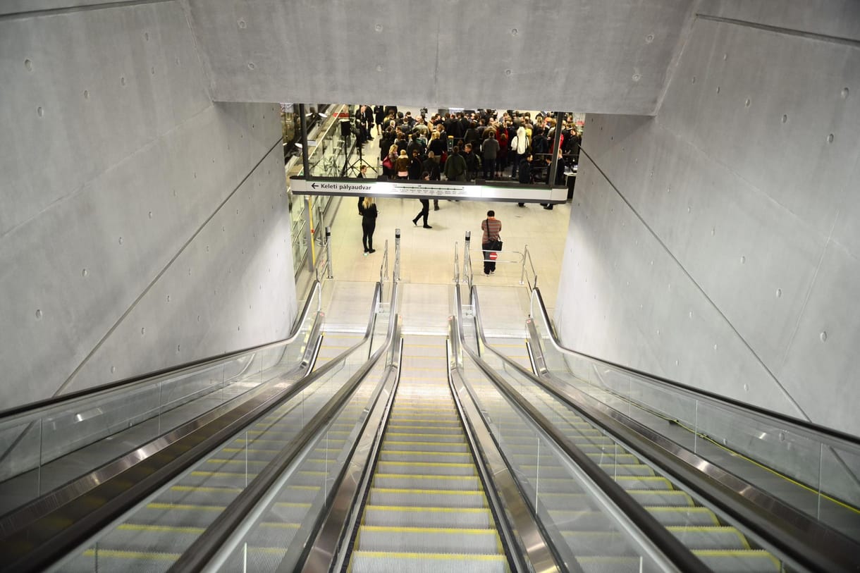 60-70 milliárdos büntetéssel számol a kormány a négyes metró miatt