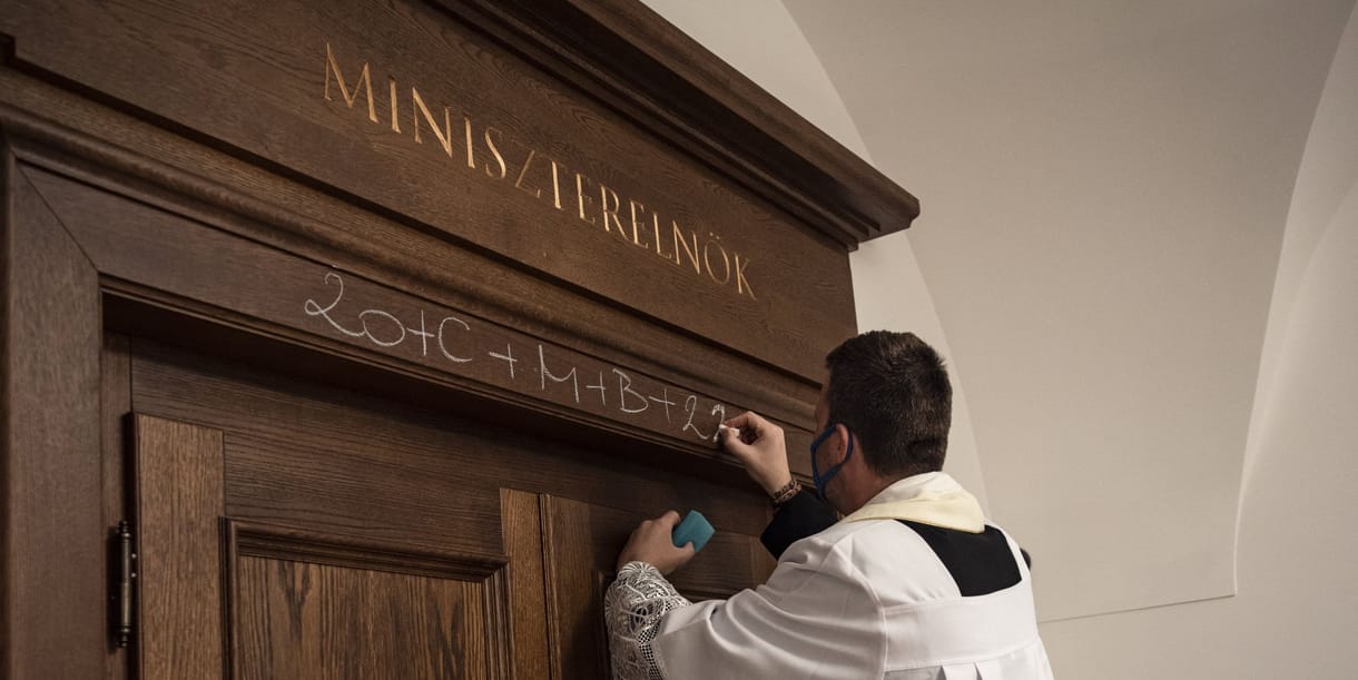 Megszentelték Orbán Viktor munkahelyét