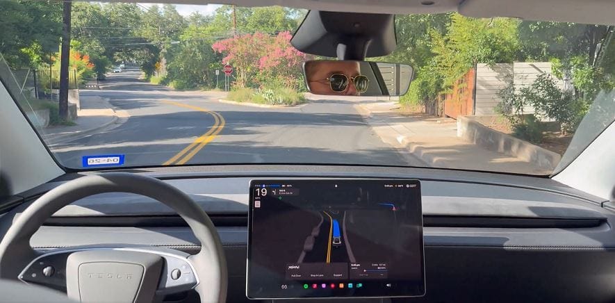 Elindult a Tesla robottaxija, 4,20 dollárba kerül egy fuvar