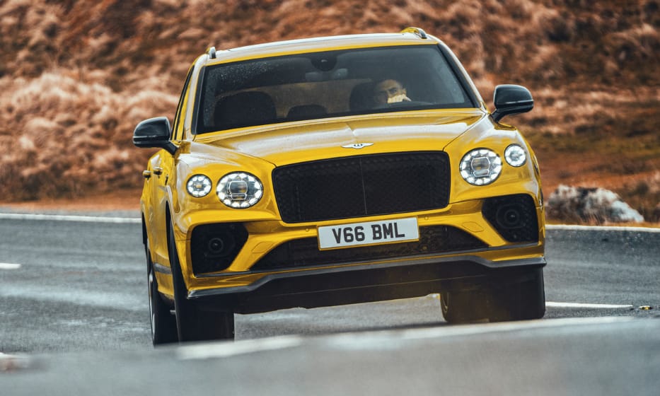 Pörögnek a Bentley-eladások, tarol a hatalmas Bentayga SUV
