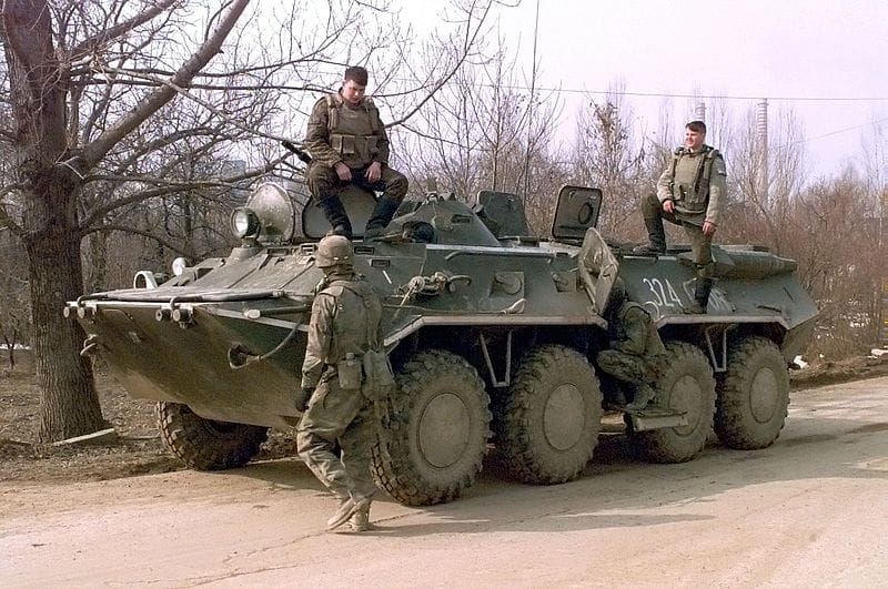 A TEK páncélosa gördült be egy pesti benzinkútra