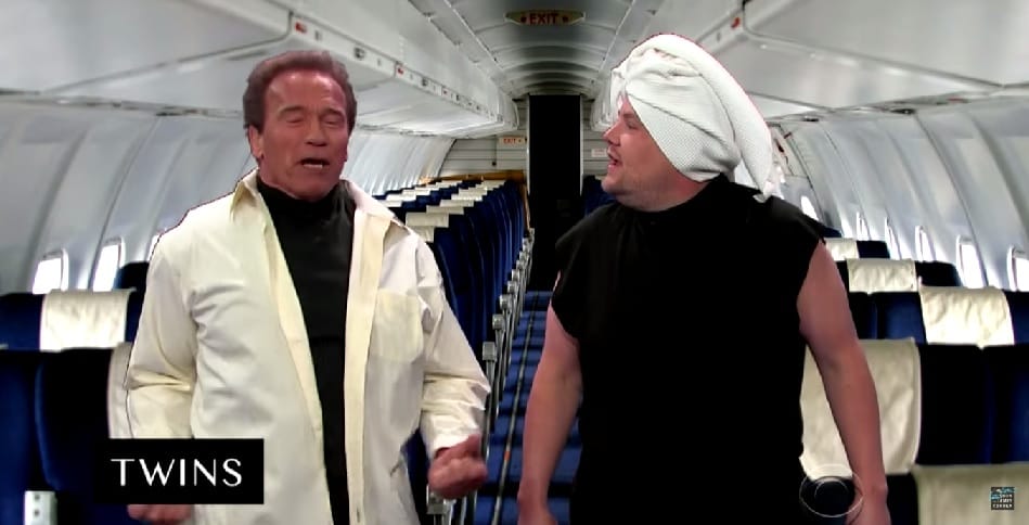 Schwarzi is beleállt: 6 percben elbohóckodta egy csomó filmjét