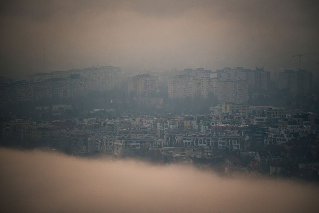 Köddel, ónos szitálásal indul a jövő hét