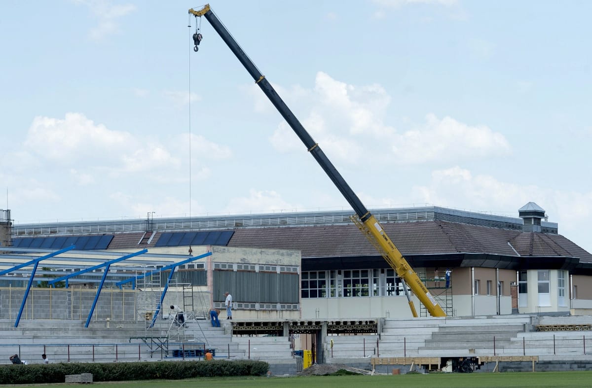 Galéria: bővítik az államtitkár csapatának stadionját