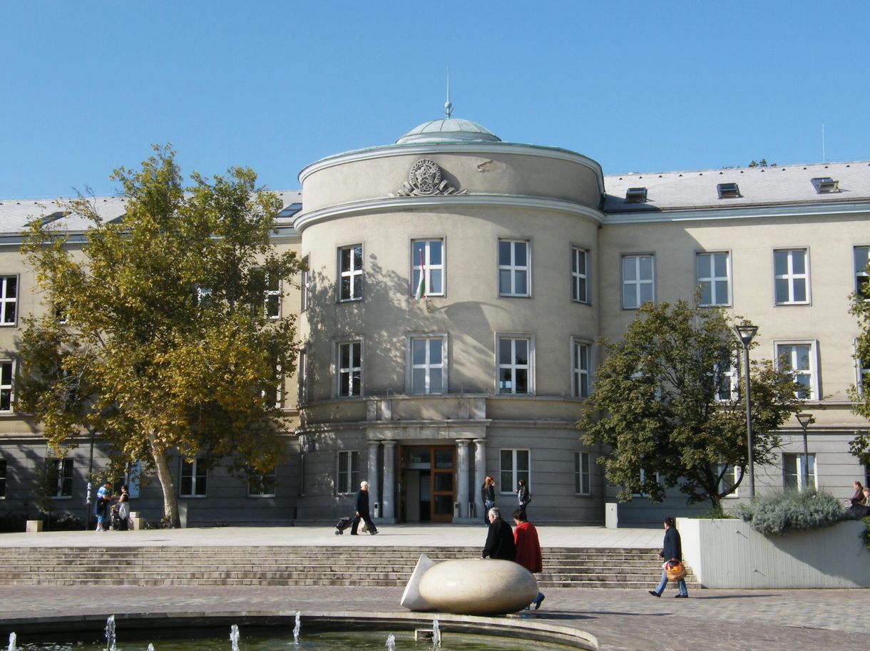 Online oktatásra áll át a Dunaújvárosi Egyetem