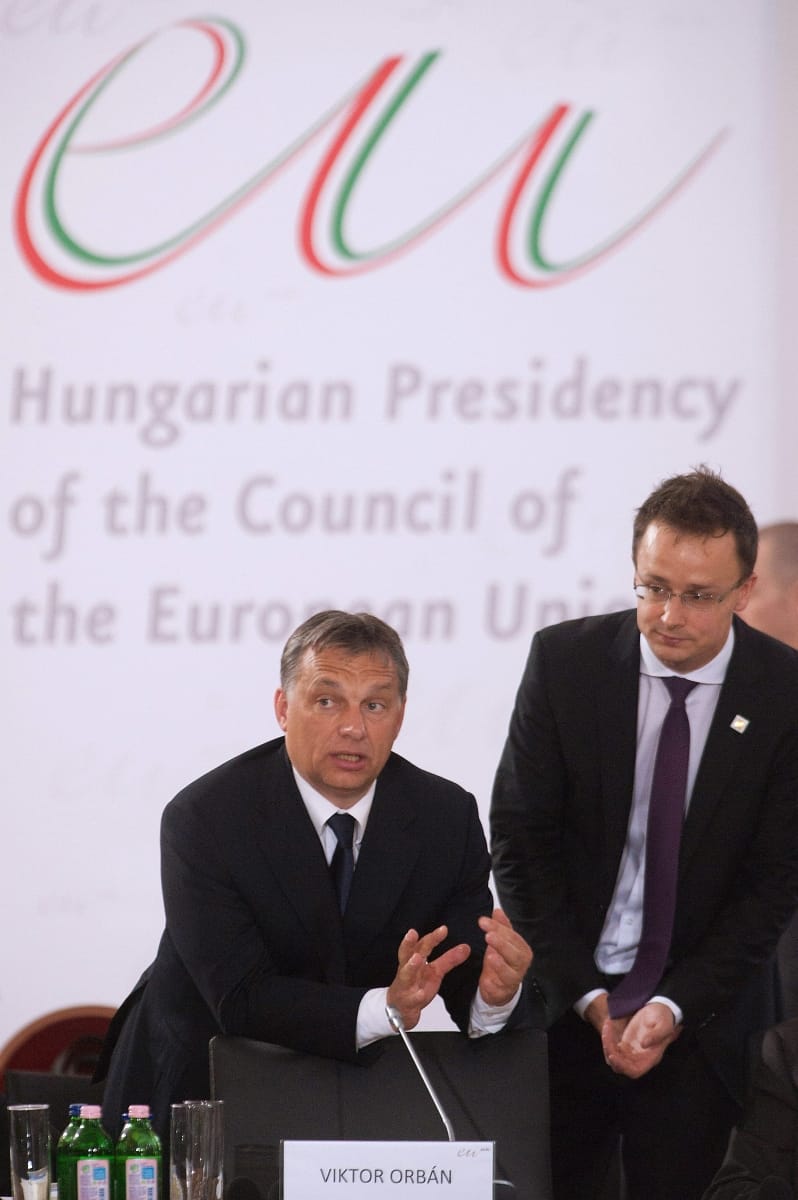 Orbán késik, leállt a munka a Parlamentben