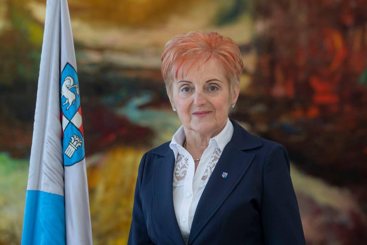 Koronavírus-fertőzésben hunyt el a DK dunaújvárosi képviselője, Utassy Éva