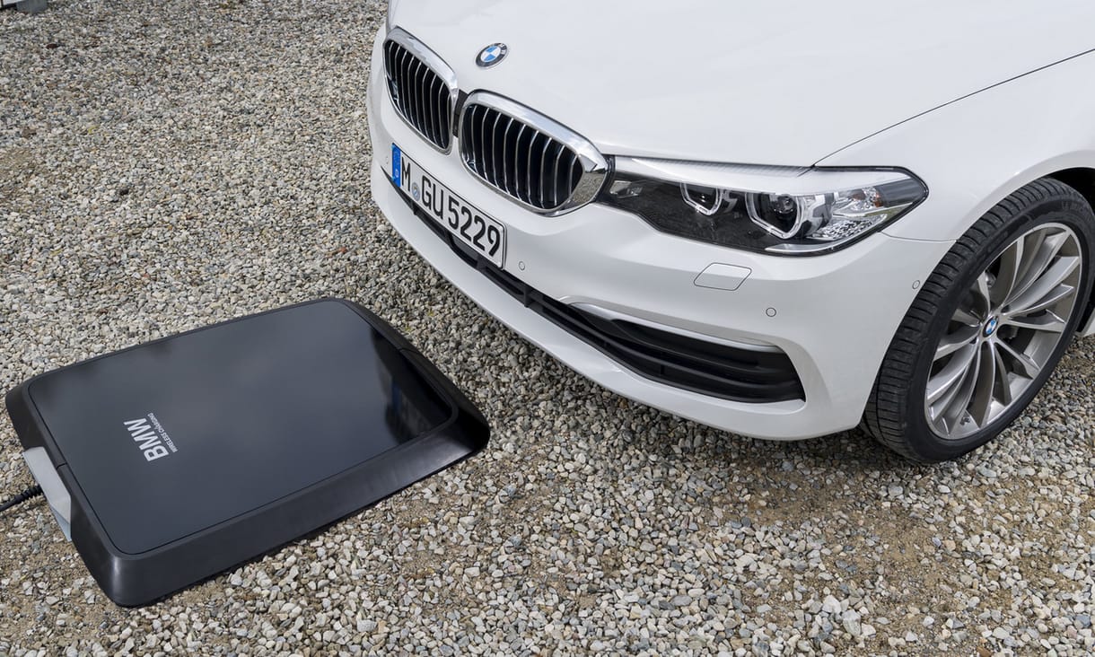 Új korszak: Tesla gyorsulású BMW villanyautók 700 km hatótávolsággal