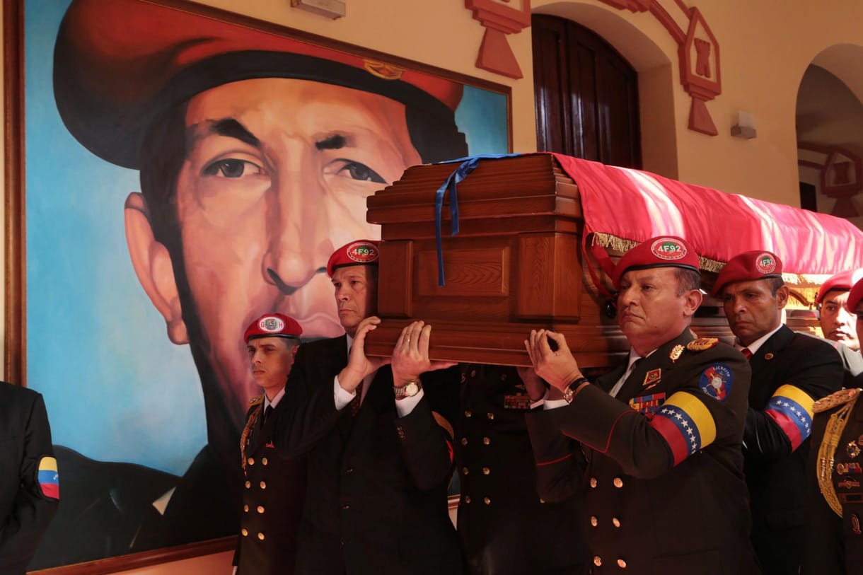 Burzsoá zsidó vagy hazafias forradalmár lesz Chávez utódja?