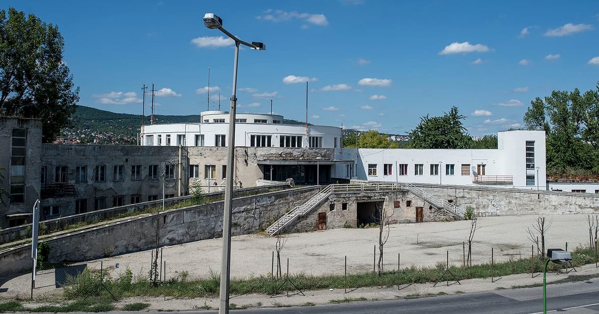 A Rogánt helikoptereztető cég is bejelentkezhet a budaörsi reptérért