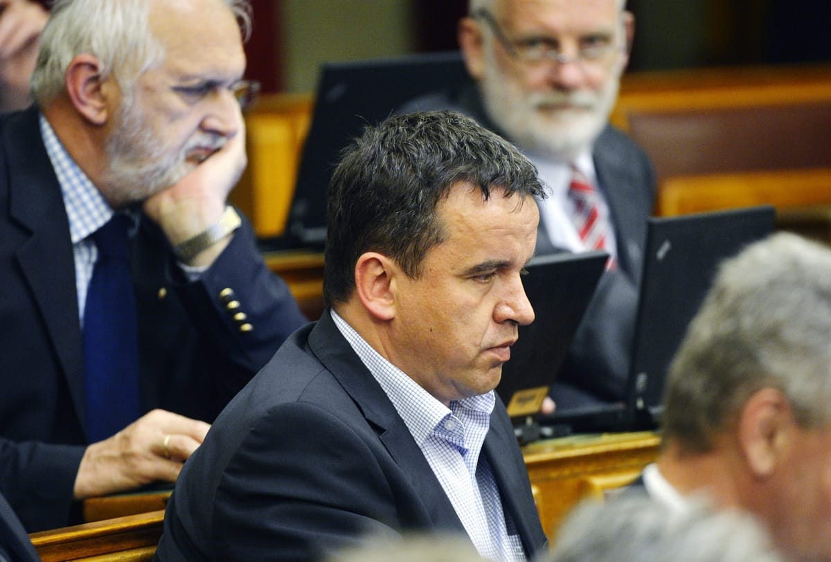 Milliárdos forgalmú céget szerzett meg a szekszárdi trafikmutyiban és az Elios-ügyben is érintett fideszes képviselő