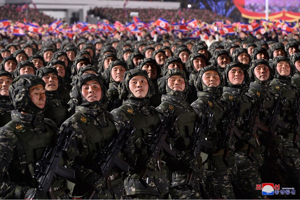 Észak-Korea szerint 800 ezer ember csatlakozott önként a hadseregéhez, hogy harcoljanak Amerika ellen