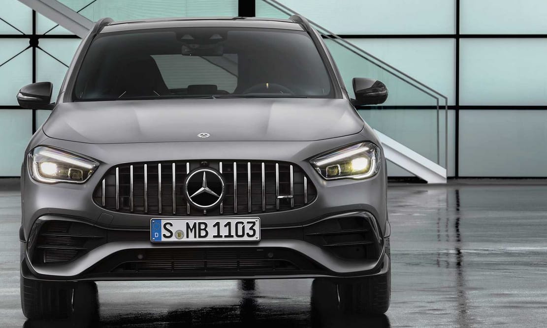 Itt a Mercedes 421 lóerős kompakt szabadidőautója