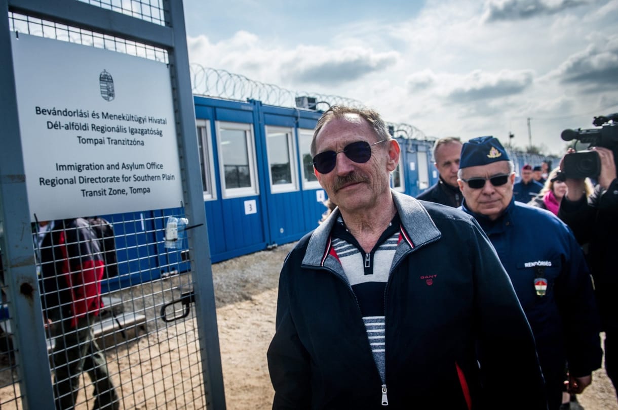 Pintér Sándor pakolgatta hatalmas vagyonát, még mindig félmilliárd forinttal lógnak neki a cége után