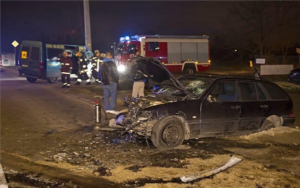 Öt autóval karambolozott este egy sofőr Pesten - fotók