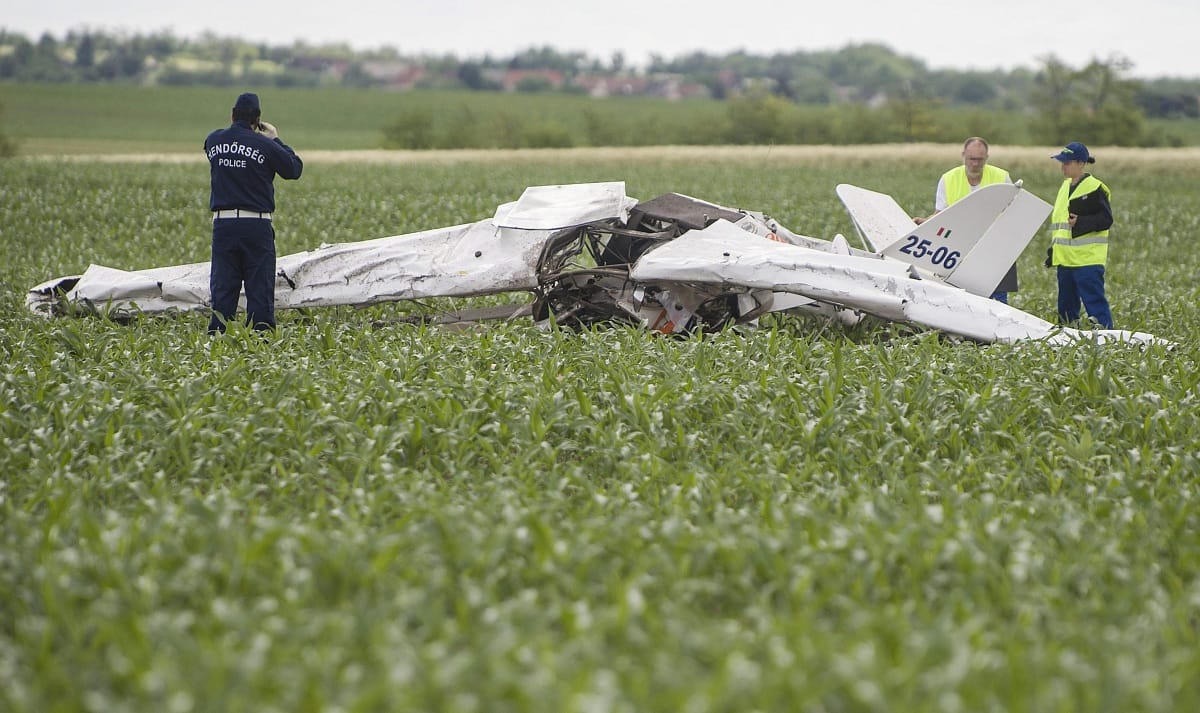 A pilóta hibája miatt zuhanhatott le a kisrepülő Kisapostagnál