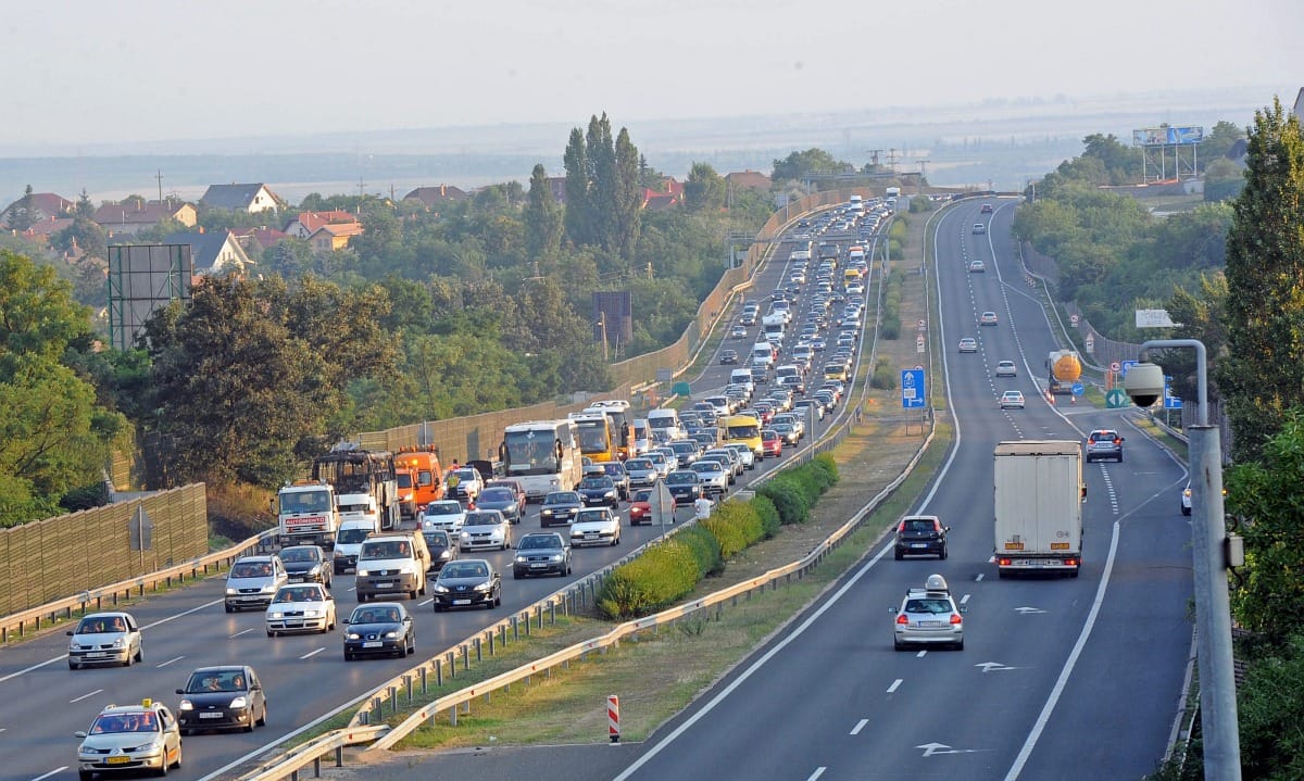 Két baleset az M7-es Budapest felé vezető sávjában