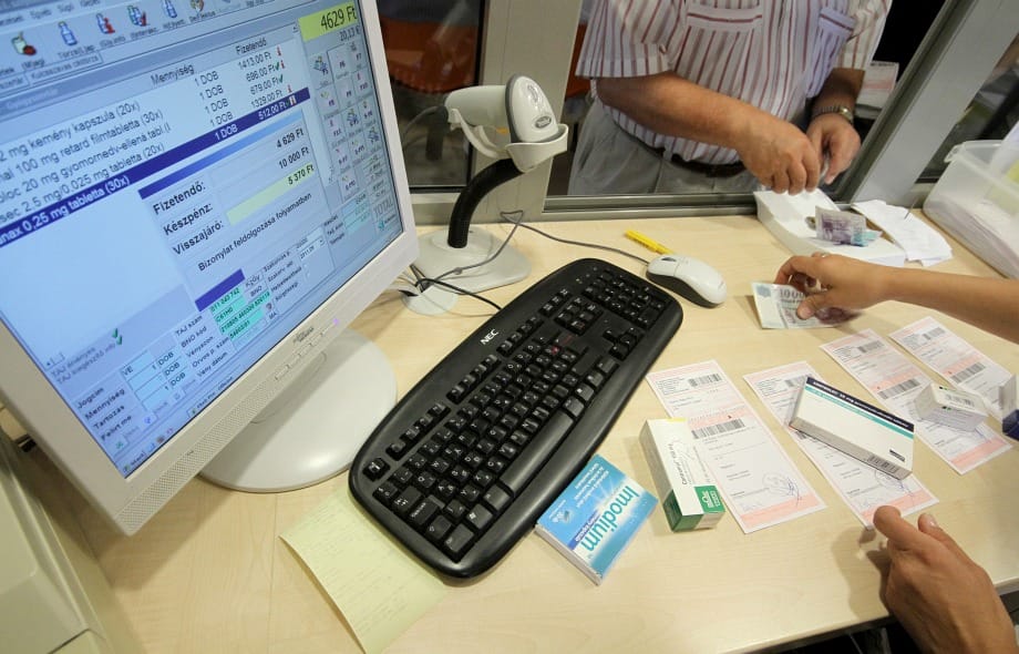Eeszt-teszt: gombnyomásra elérhető lesz minden magyar beteg minden adata