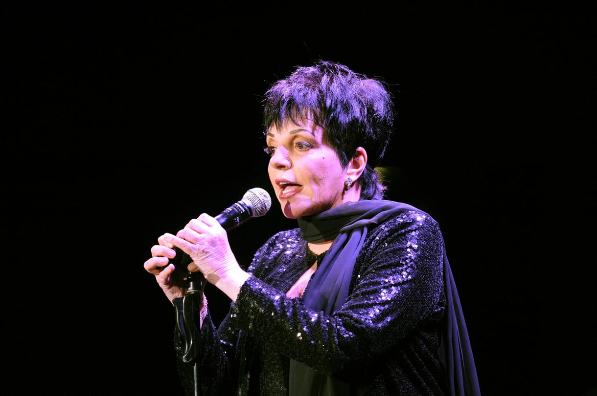 „Olyan, akár a főnix, kiterjeszti szárnyait és újjászületik” – 75 éves lett Liza Minnelli
