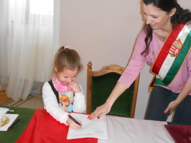 Óvodások házasodtak össze Lakiteleken