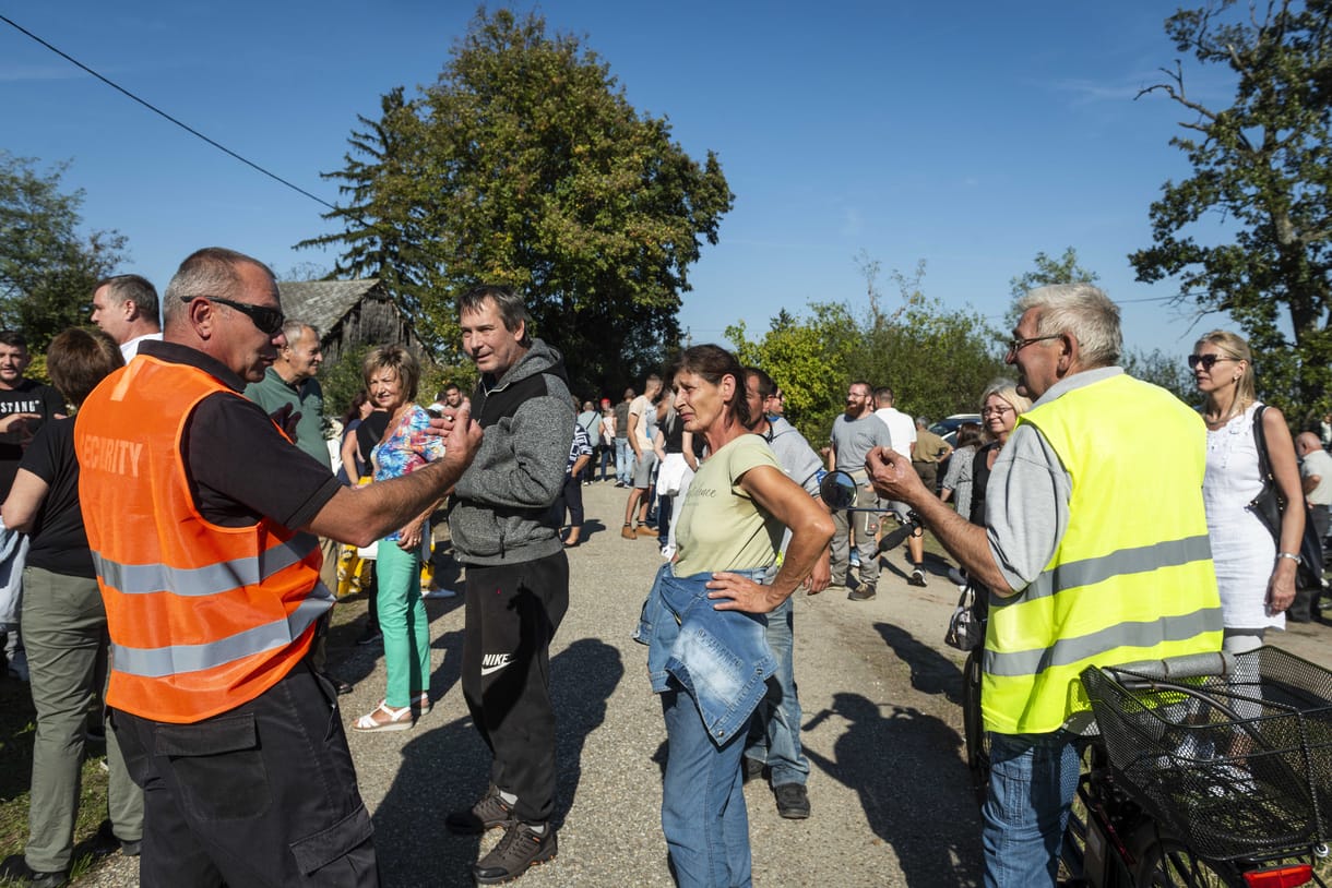 „Üzenem a kormánynak, hogy vége a nyugati narancszónának!” – még a vitnyédi Fidesz-szavazókat is kiakasztotta a csermajori titkolózás