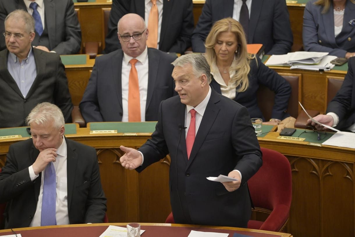 Orbán Viktor a Parlamentben az újdörögdi gránátbalesetről: Ez a hölgy a mi hősünk, nem akarom, hogy ön áldozatot csináljon belőle