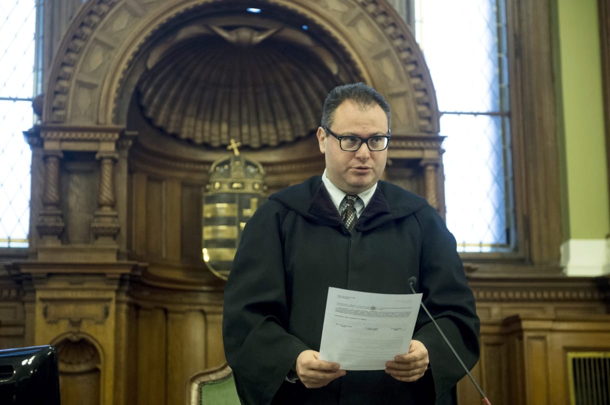 Kutyaütőzte a kirendelt védőket egy bíró – kiborult az ügyvédi kamara