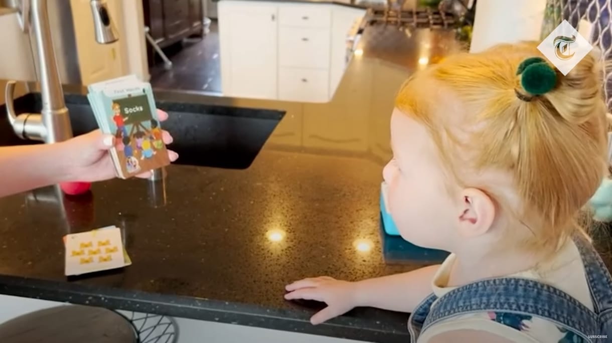 Magától tanult meg olvasni egy 2 éves kislány, ezzel ő lett a legokosabbakat tömörítő társaság legfiatalabb tagja