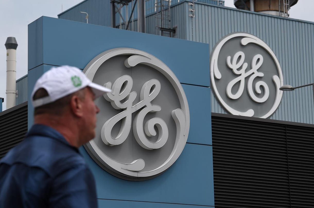 Kevesen buknak akkorát, mint a General Electric