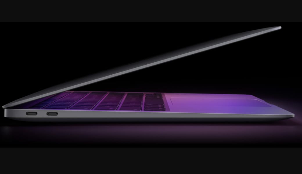 Bloomberg: régóta várt funkciót hozhat az Apple a MacBookokba hamarosan