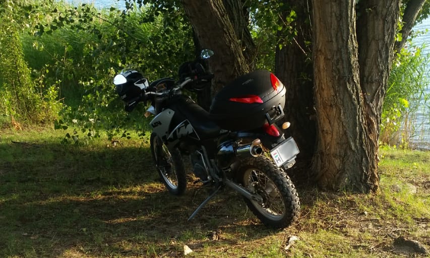 Fél óra napozás 50 ezer forint volt az Omszki-tónál - egy szelíd motoros története