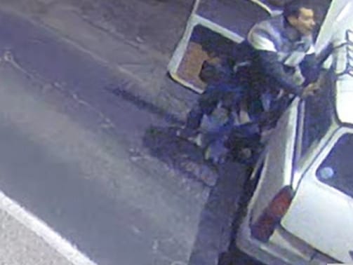 Útjában volt a Trabant egy férfinak, megrongálta, most keresik – videó