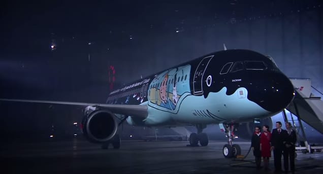 Mesefigurának maszkírozott Airbus járt Ferihegyen – videó